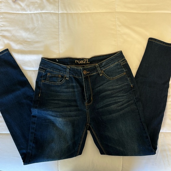 Jeans. - Picture 2 of 3